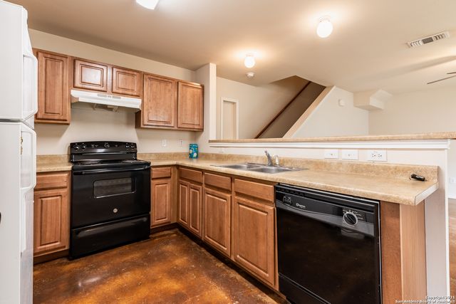 5018 Summit Pass Apt 2, San Antonio, TX 78229