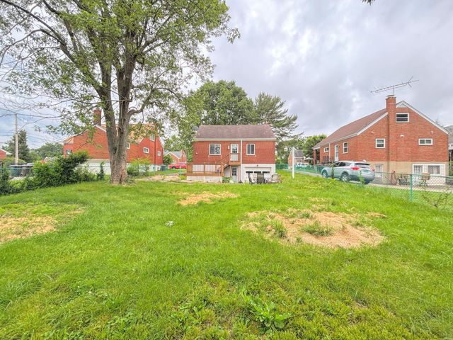332 Swan Circle, Elsmere, KY 41018
