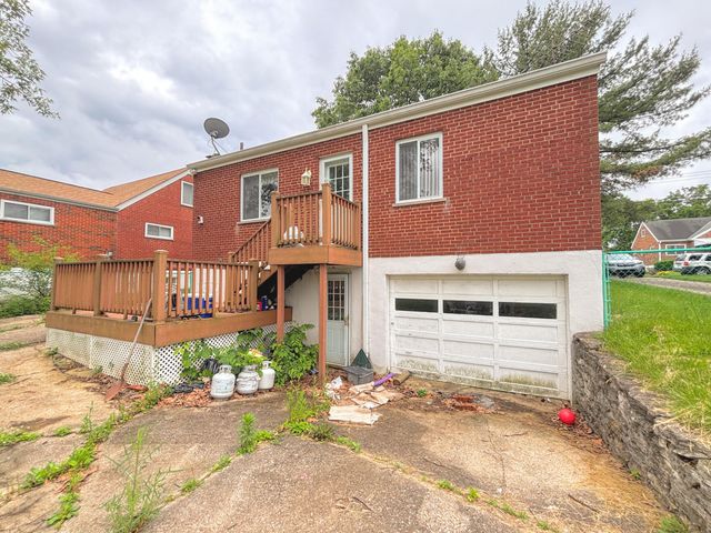 332 Swan Circle, Elsmere, KY 41018