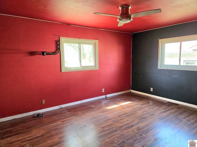 300 4th Street, Hazel, KY 42049