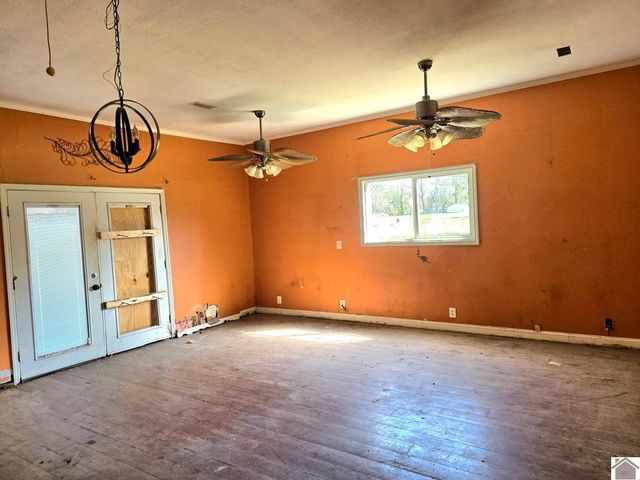 300 4th Street, Hazel, KY 42049