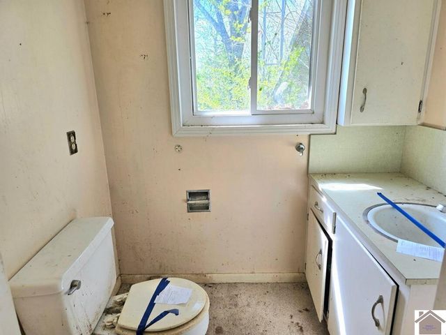 300 4th Street, Hazel, KY 42049