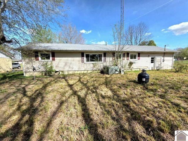 300 4th Street, Hazel, KY 42049