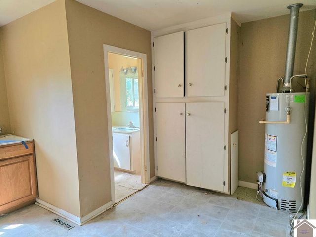 300 4th Street, Hazel, KY 42049