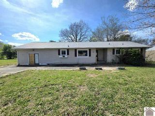 300 4th Street, Hazel, KY 42049