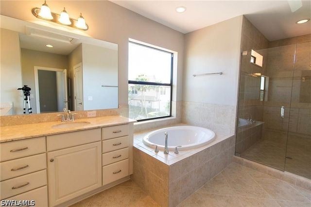 1342 Kendari TER, Naples, FL 34113