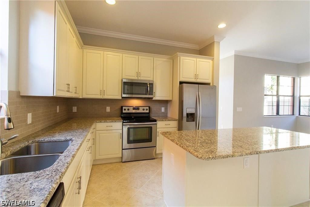 1342 Kendari TER, Naples, FL 34113
