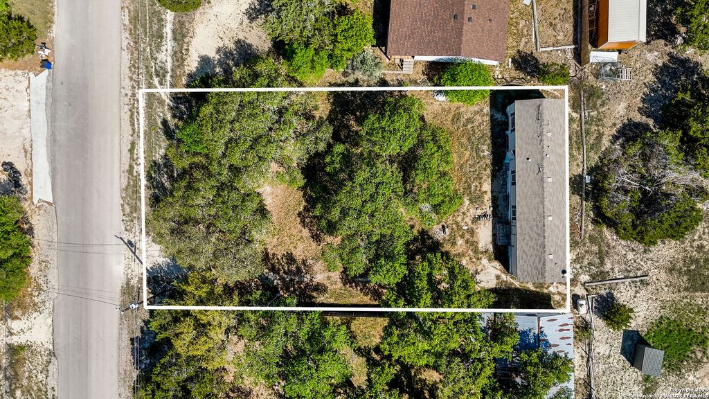 1231 Rotherman, Canyon Lake, TX 78133