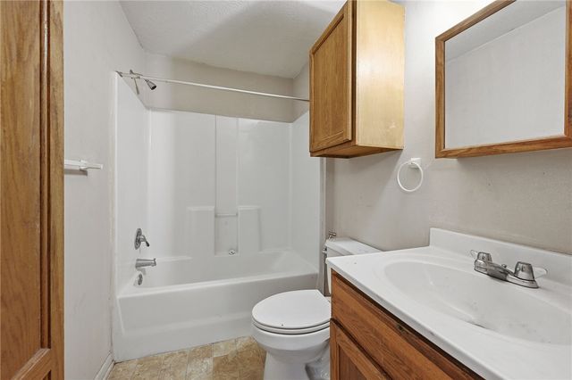 400 and 402 South Ennis Street, Bryan, TX 77803