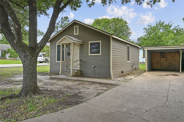 400 and 402 South Ennis Street, Bryan, TX 77803