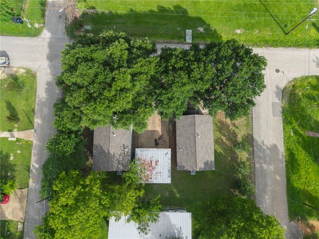 400 and 402 South Ennis Street, Bryan, TX 77803