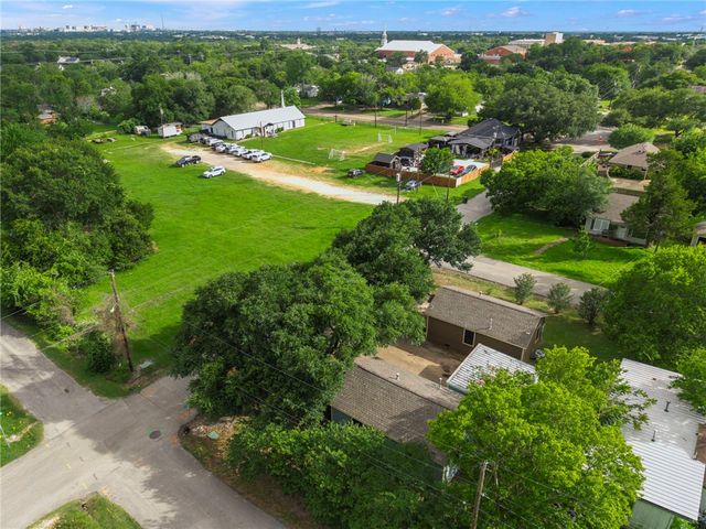 400 and 402 South Ennis Street, Bryan, TX 77803