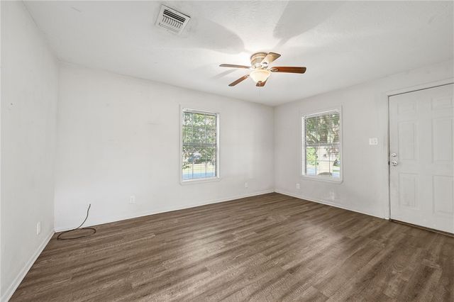 400 and 402 South Ennis Street, Bryan, TX 77803