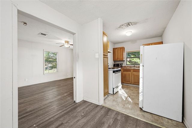 400 and 402 South Ennis Street, Bryan, TX 77803