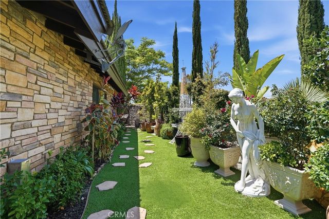 2888 N Wyngate, Orange, CA 92867