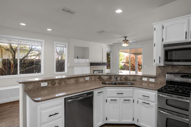 7105 Cedar Garden Ct, Citrus Heights, CA 95621