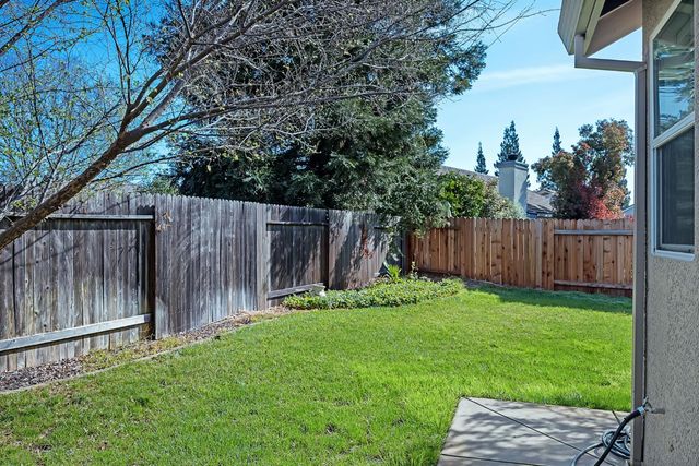 7105 Cedar Garden Ct, Citrus Heights, CA 95621