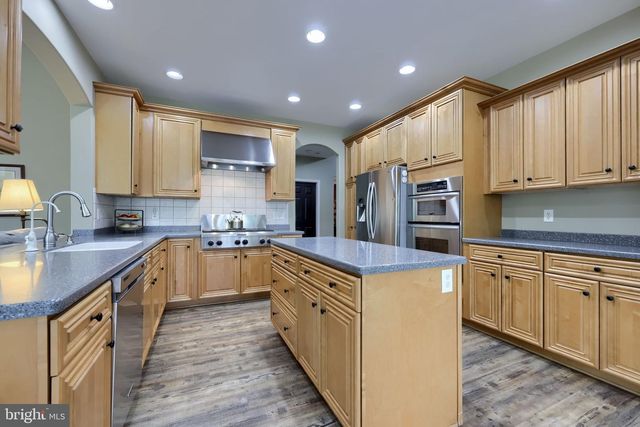 11 HIDDEN GRN, Lancaster, PA 17602