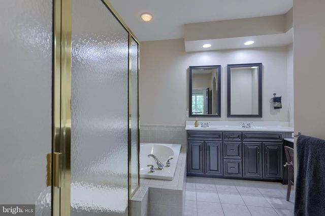 11 HIDDEN GRN, Lancaster, PA 17602