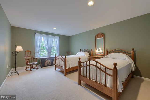 11 HIDDEN GRN, Lancaster, PA 17602