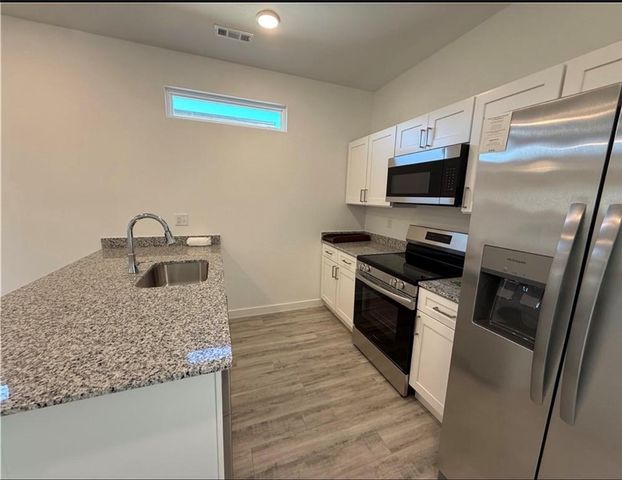 1051 States Avenue, Bentonville, AR 72713