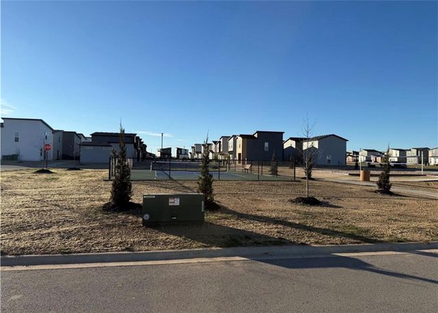 1051 States Avenue, Bentonville, AR 72713