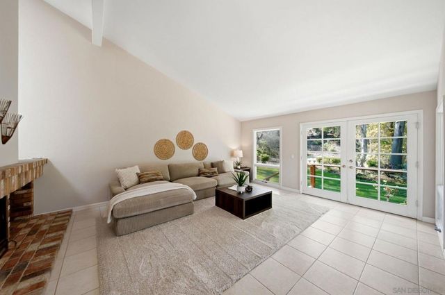 425 Loma Larga, Solana Beach, CA 92075