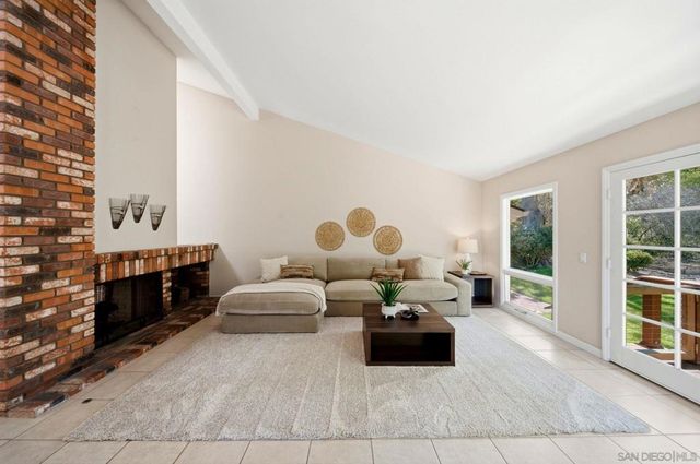 425 Loma Larga, Solana Beach, CA 92075