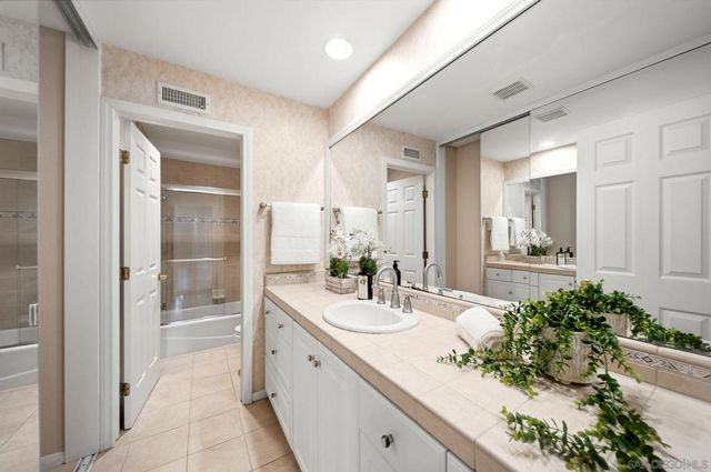 425 Loma Larga, Solana Beach, CA 92075