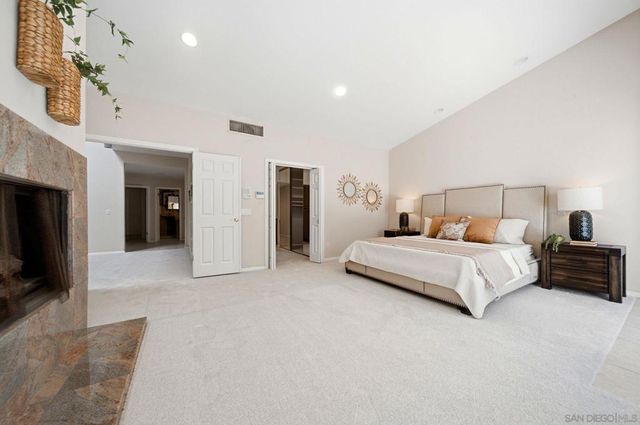 425 Loma Larga, Solana Beach, CA 92075