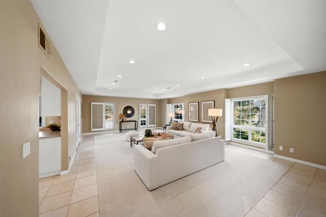 425 Loma Larga, Solana Beach, CA 92075