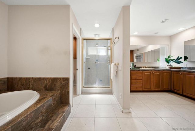 425 Loma Larga, Solana Beach, CA 92075