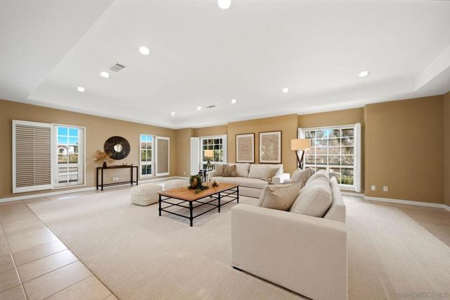 425 Loma Larga, Solana Beach, CA 92075