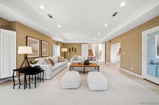 425 Loma Larga, Solana Beach, CA 92075