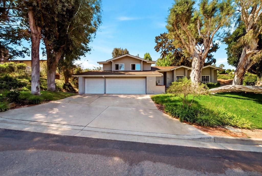 425 Loma Larga, Solana Beach, CA 92075