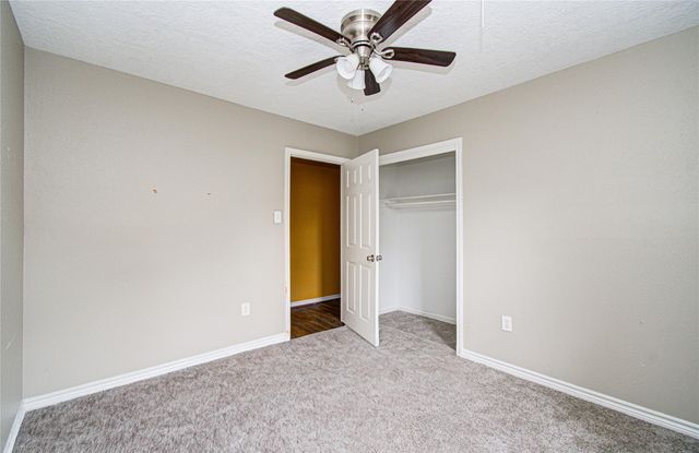 915 Hackberry Street, La Porte, TX 77571