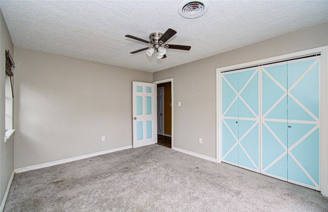 915 Hackberry Street, La Porte, TX 77571