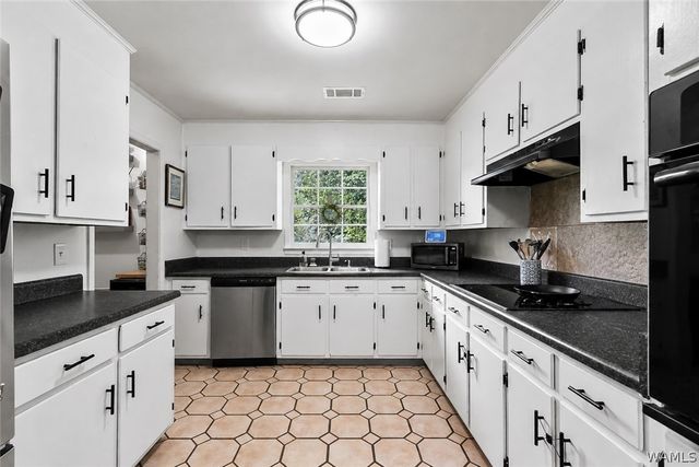 4106 4th E, Northport, AL 35473