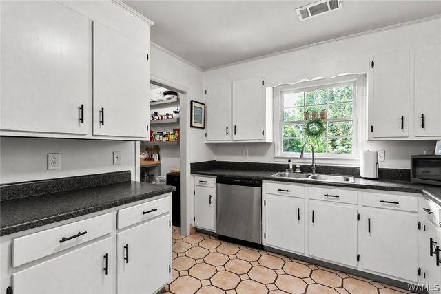4106 4th E, Northport, AL 35473