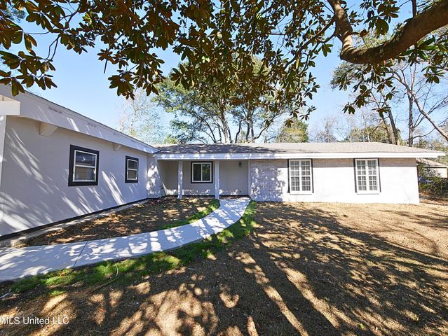 8820 Manoo Place, Diamondhead, MS 39525