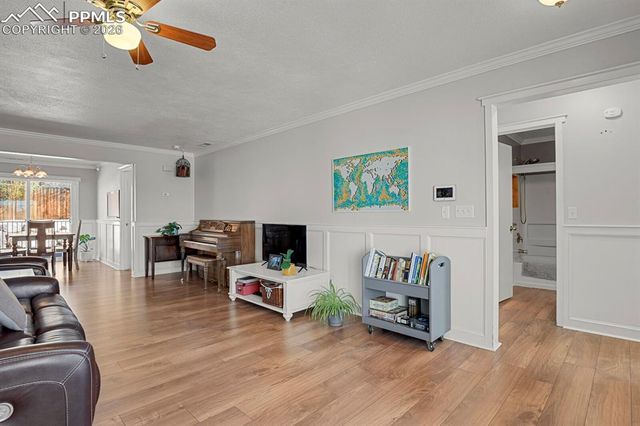 5507 Anna Lee Way, Colorado Springs, CO 80923