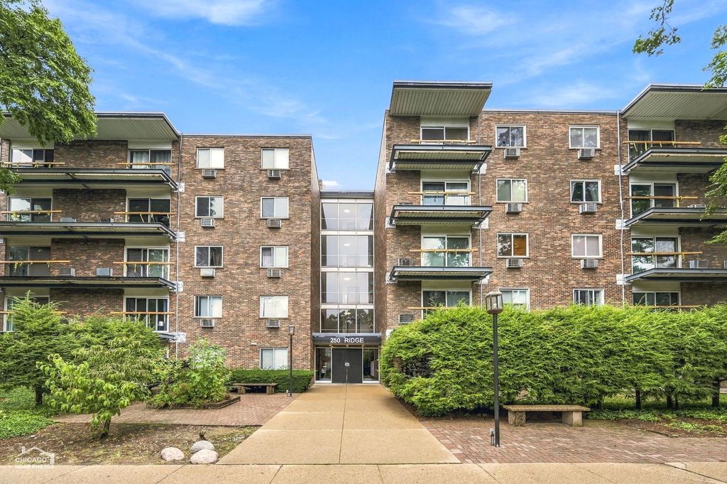 250 Ridge Avenue 4H, Evanston, IL 60202 — exterior