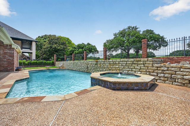 1411 Danbury Drive, Mansfield, TX 76063