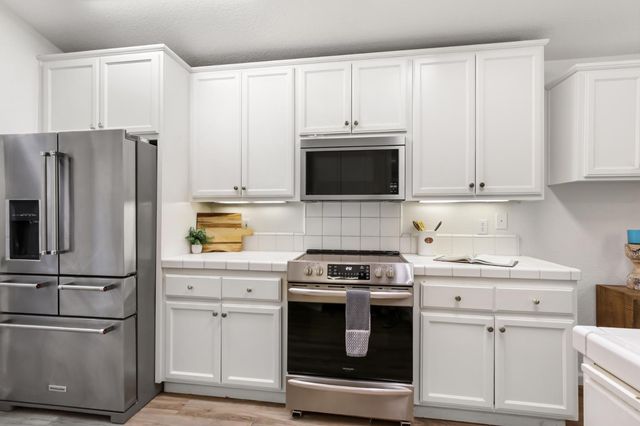 3900 Green Forest Ln, Sacramento, CA 95821