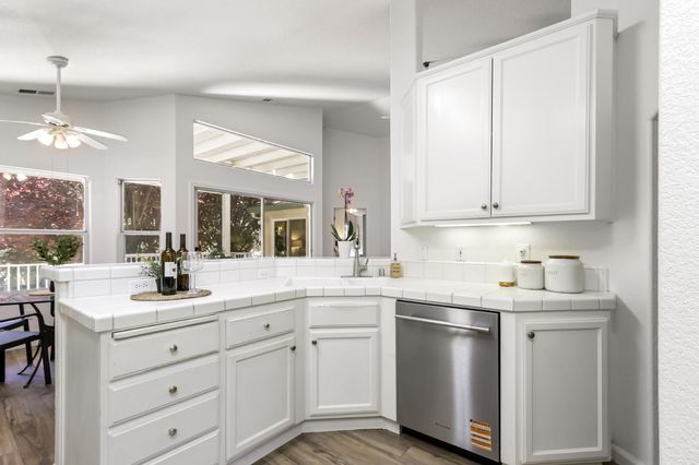 3900 Green Forest Ln, Sacramento, CA 95821