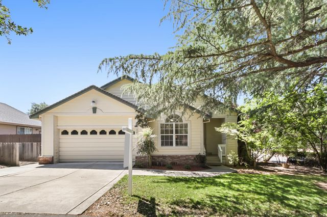 3900 Green Forest Ln, Sacramento, CA 95821