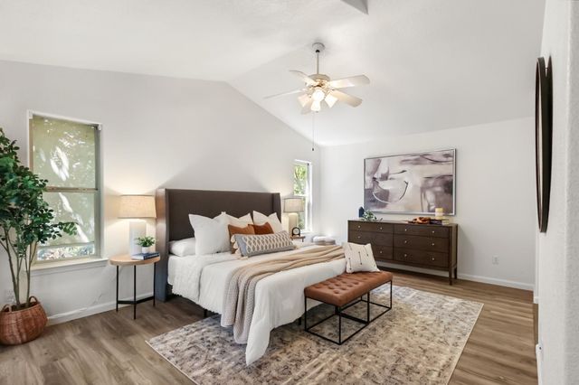 3900 Green Forest Ln, Sacramento, CA 95821