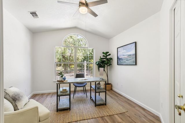 3900 Green Forest Ln, Sacramento, CA 95821