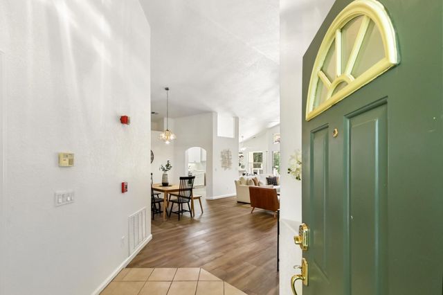 3900 Green Forest Ln, Sacramento, CA 95821