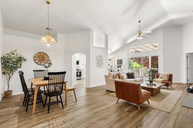 3900 Green Forest Ln, Sacramento, CA 95821